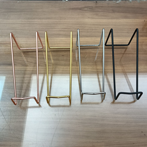 Direct selling creative metal electroplating wine rack household supplies wine glass rack wine European style pendulum
