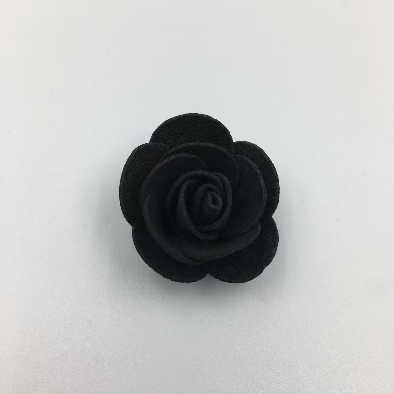 검은색