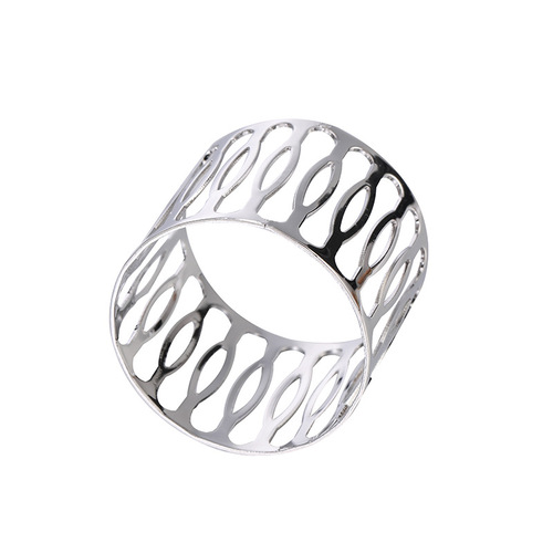 Simple metal handicraft napkin ring tableware napkin ring western dining utensil creative pattern hollowed-out napkin ring 