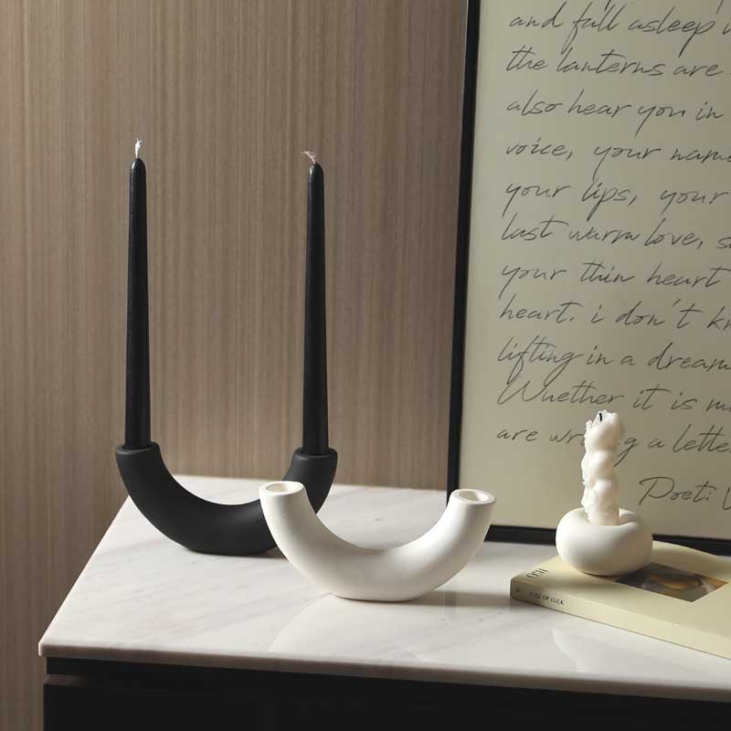 ins ins <unk> viento silencioso negro y blanco decoración de cerámica decoración artística abstracta accesorios románticos mesa de comedor candelería