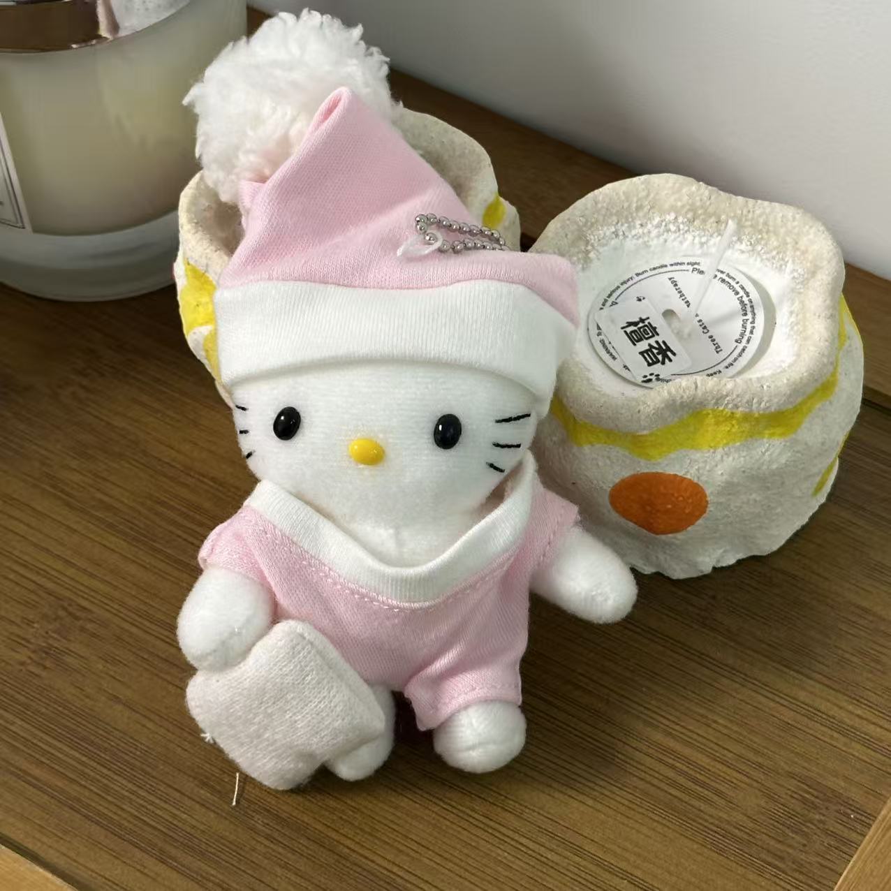 黒麦わら帽子キティ帽子ベビーペンダントラブバックル人形人形かわいいヘップバーンスタイルペンダントキーホルダー