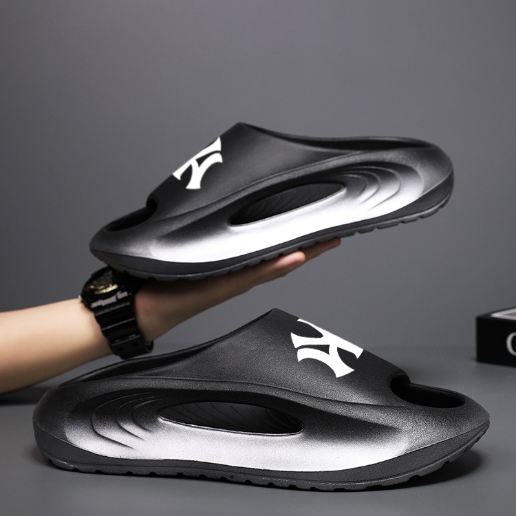 Zapatillas para hombres y mujeres nuevas zapatillas rojas de red EVA, zapatillas de piso grueso y suave transfronterizas.