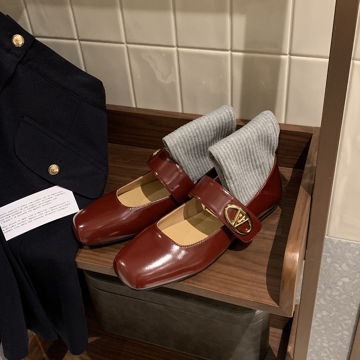 Madre de uva de piel de vaca con el estilo retrógrado francés una palabra con velcro Mary Zhen boca plana zapatos de una sola mujer