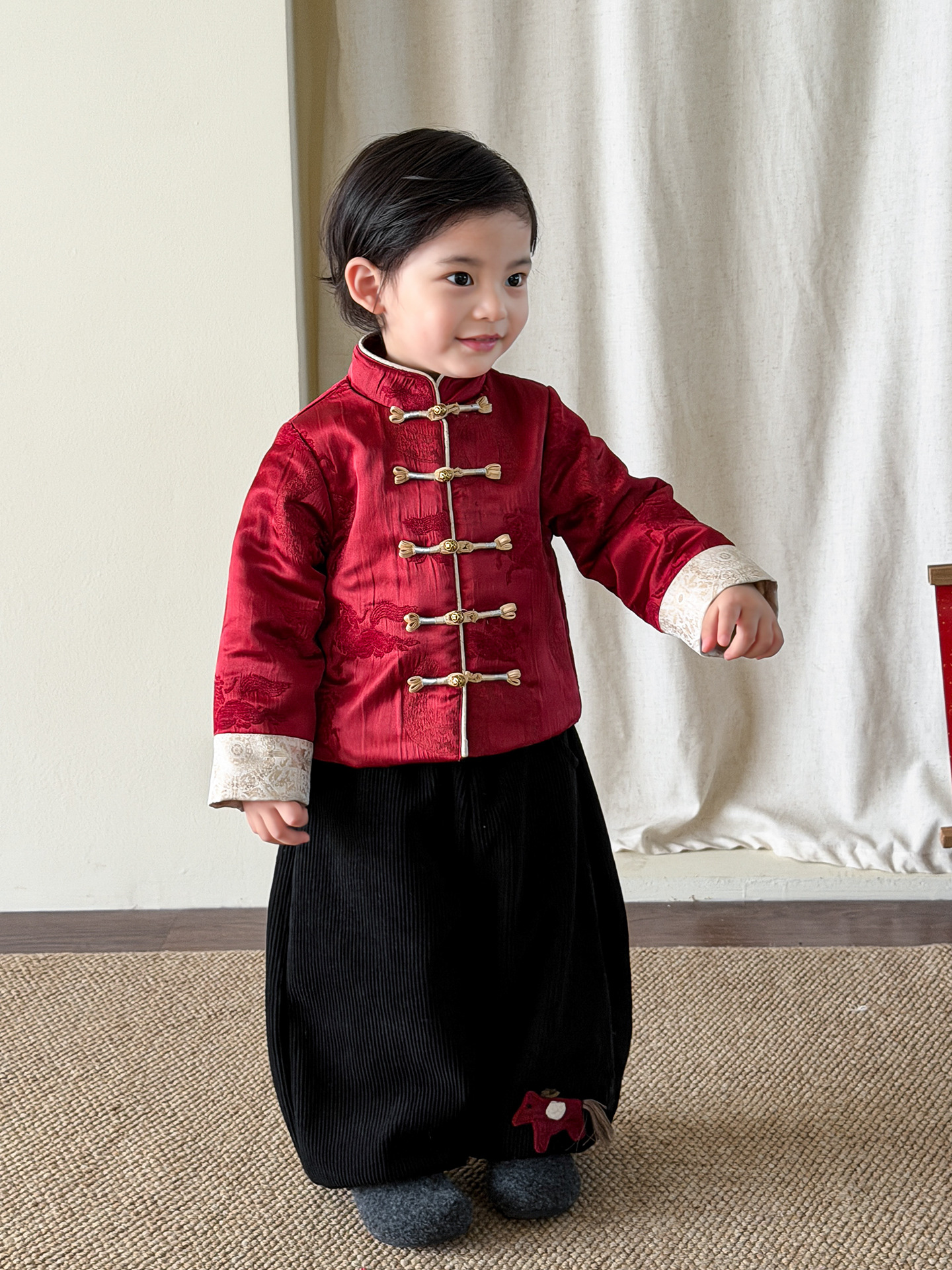 Ropa de niños de azúcar de pera ropa de algodón de niño ropa de invierno engrosada nueva chaqueta de estilo chino para niños ropa de algodón de bebé ropa de regalo de Año Nuevo