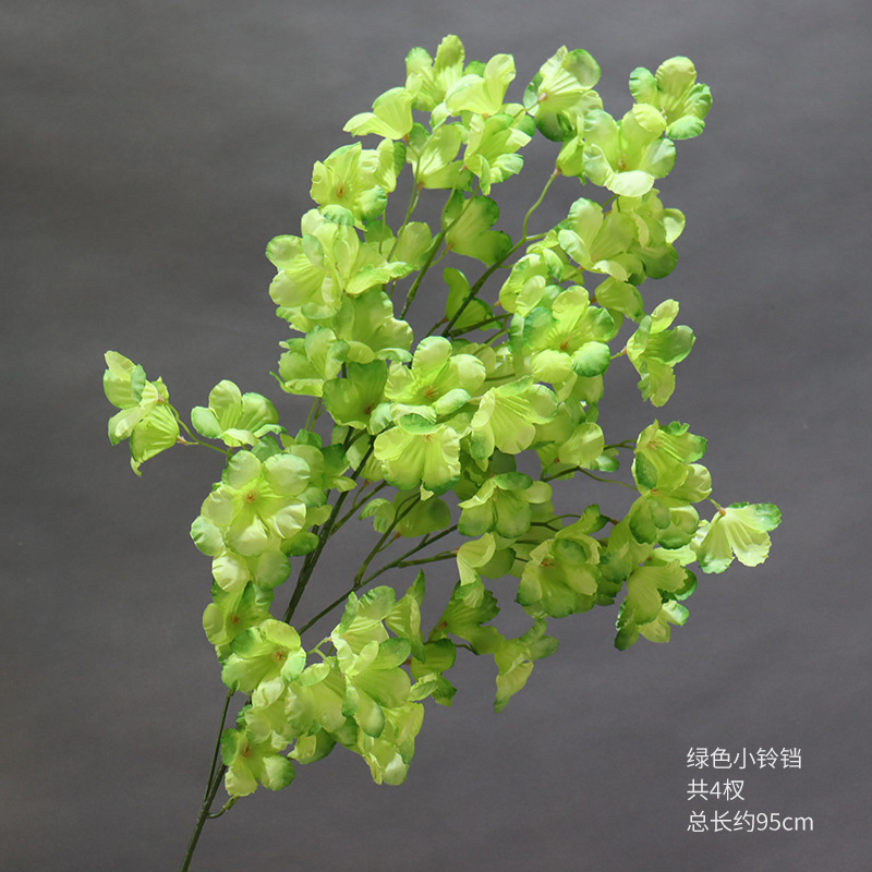 Una pequeña campana verde