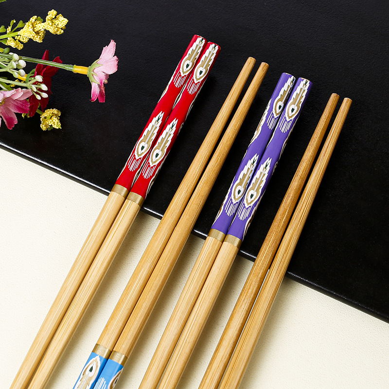 Palillos de bambú al por mayor Película de flores con patrón de cola de pavo real de 24cm Palillos de comida divididos en cinco colores Una persona Palillos de comida Suministro de vajilla de regalo