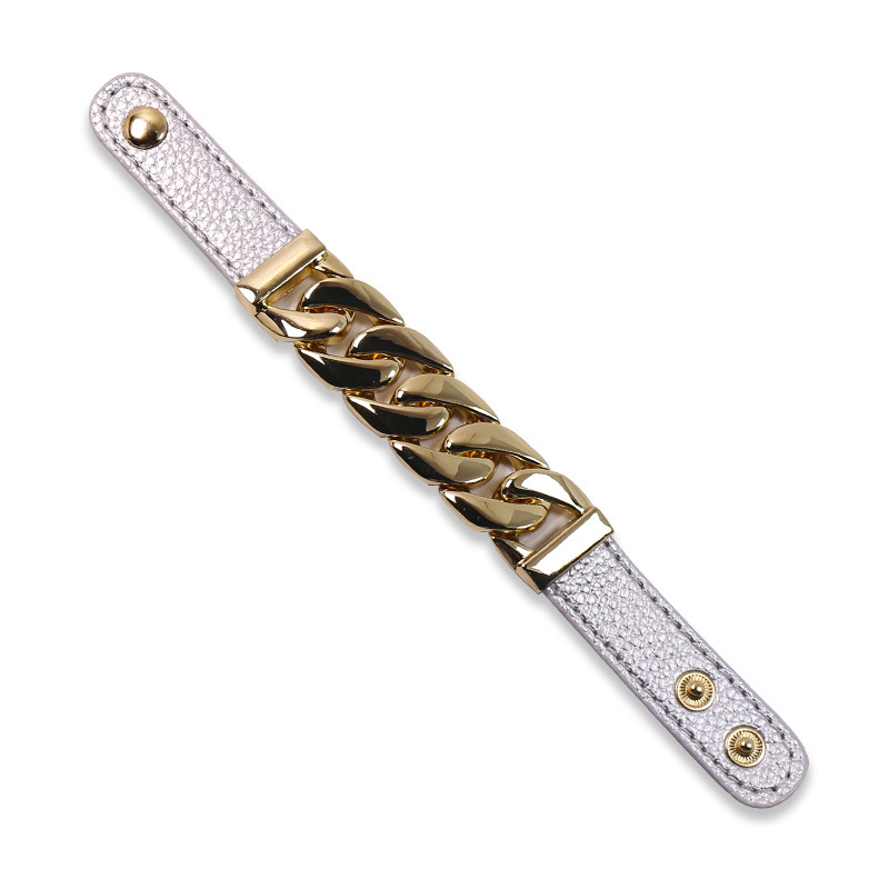 Bracciale in pelle PU tinta unita con personalità europea e americana, tendenza della personalità punk, foto di strada casual e neutra_voghion.com