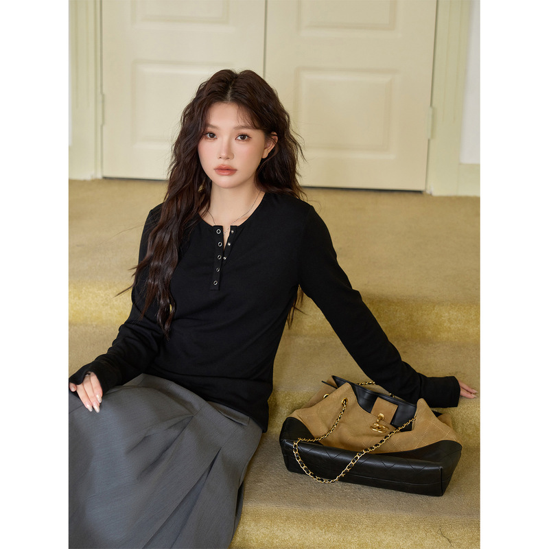 Plus Size Women's Black Ribbed Button Long-Sleeve Base T-Shirt Slim Fit Solid Color Versatile Inner Top Loose Casual T-Shirt for Women