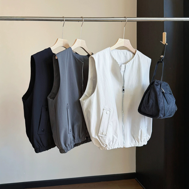 Korean-style loose-fitting round-neck work vest for women, new autumn collection, versatile for layering, casual outerwear, trendy top
