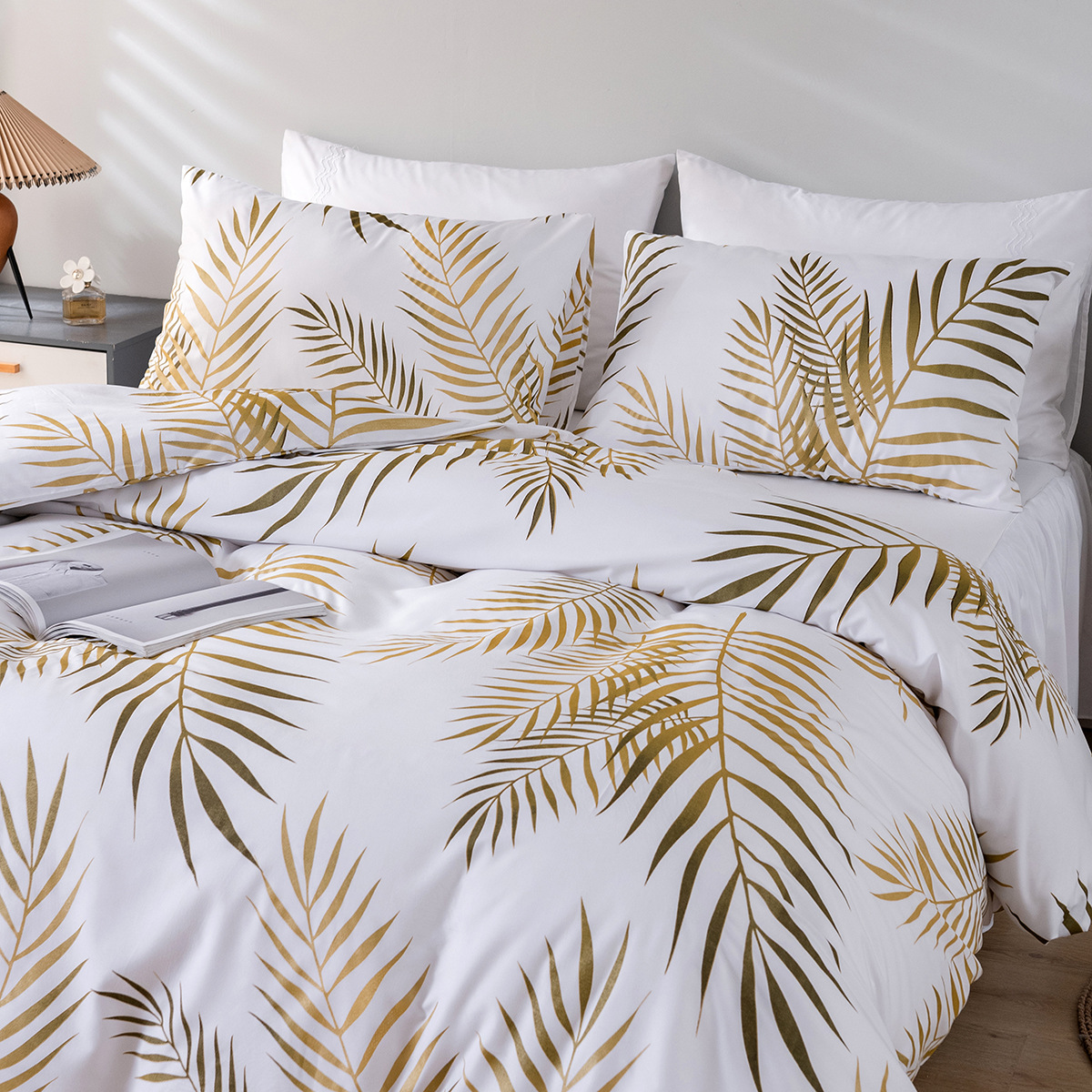 European And American Pearl Concentrate Printing Leaves Bedding Suit