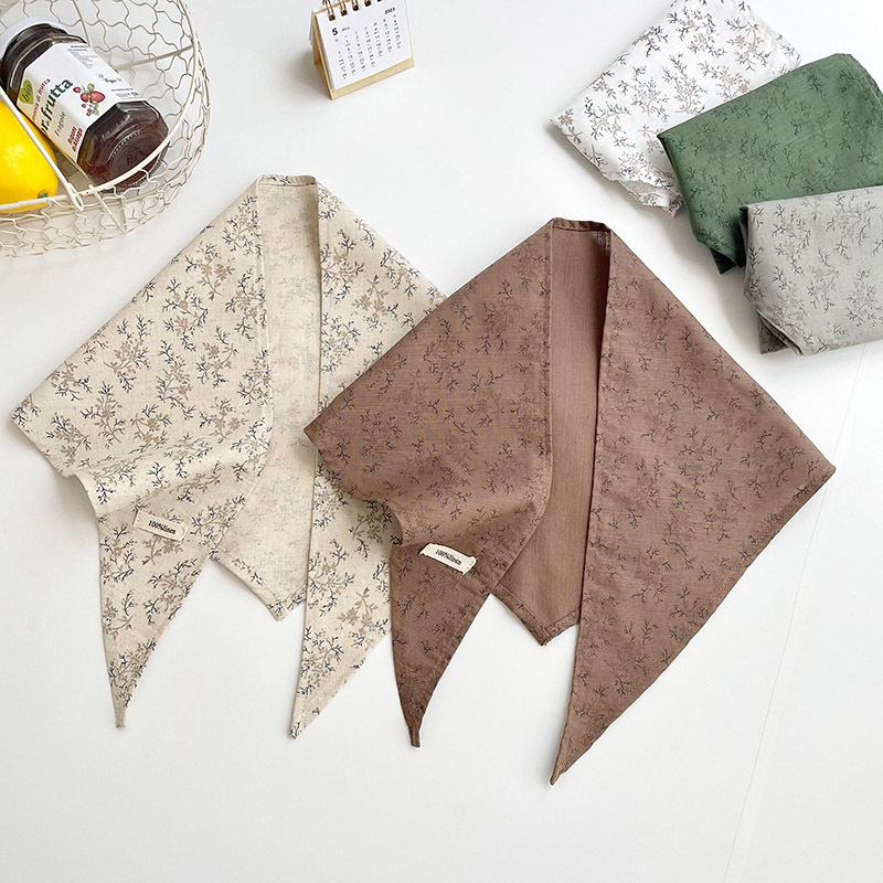 Nueva bufanda pequeña para mujer primavera y verano delgada pequeña protección floral decorativa para el cuello pequeña bufanda para el cabello bufanda de triángulo de algodón y lino de todo fósforo