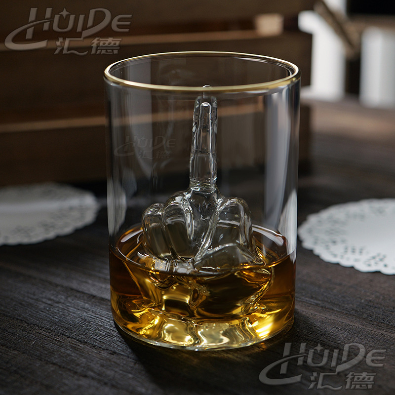 Nuevos productos transfronterizos creativos de dedo medio con forma de tazas de whisky tazas de whisky de alta silicona tazas de vino extranjeras creativas