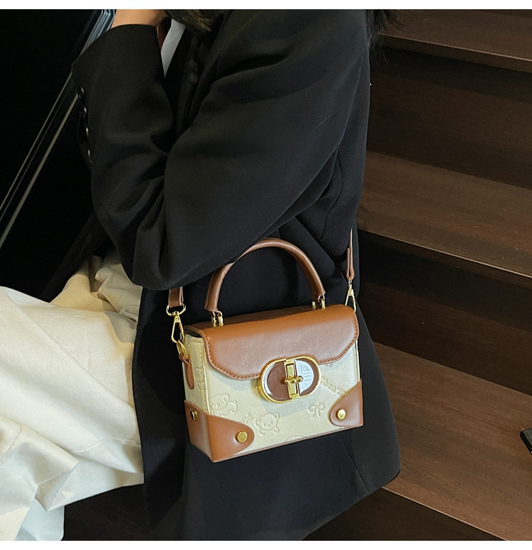 Korean-style fashionable color-blocking small square handbag with a high-quality feel, a new summer 2025 stylish and versatile women's crossbody bag undefined