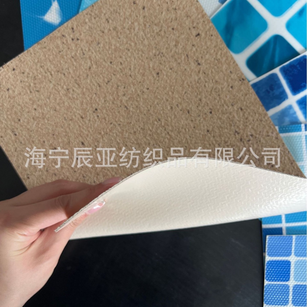PVC泳池胶膜  凹凸胶膜 不平整拉丝 1.5MM 2000g 纯色 小点