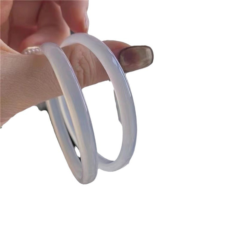 천연 마노 아이스 리치 냉동 화이트 칼세도니 팔찌 얇은 둥근 스트립 징글 팔찌 뷰티 팔찌 제이드 제이드