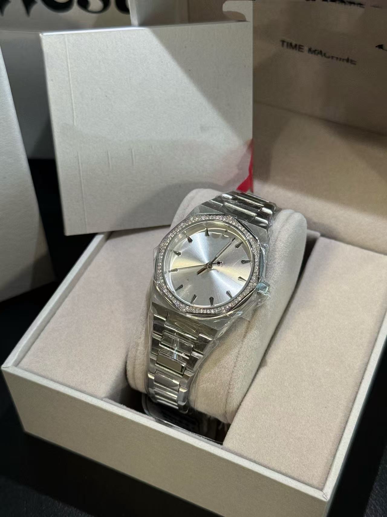 13vva+ counter gift box