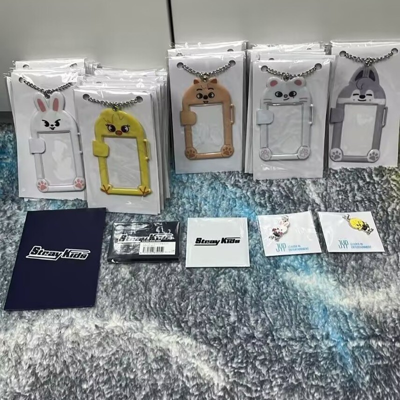 skzoo デイリーウィークリー Doudou アイ磁気カードホルダー Li Longfu 手をつなぐ動物プラスチック PVC ID カードホルダーフォトカード収集|undefined
