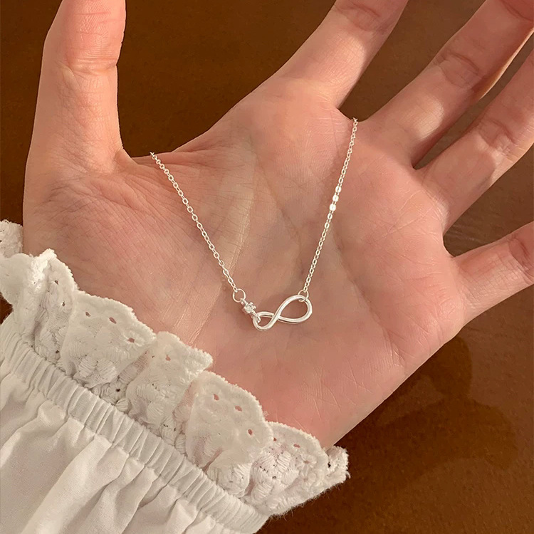 Infinity Symbol Zircon Necklace for Women, Simple and Niche, Light Luxury, High-Quality Texture, Everyday Versatile, Exquisite Clavicle Chain Neck Accessory