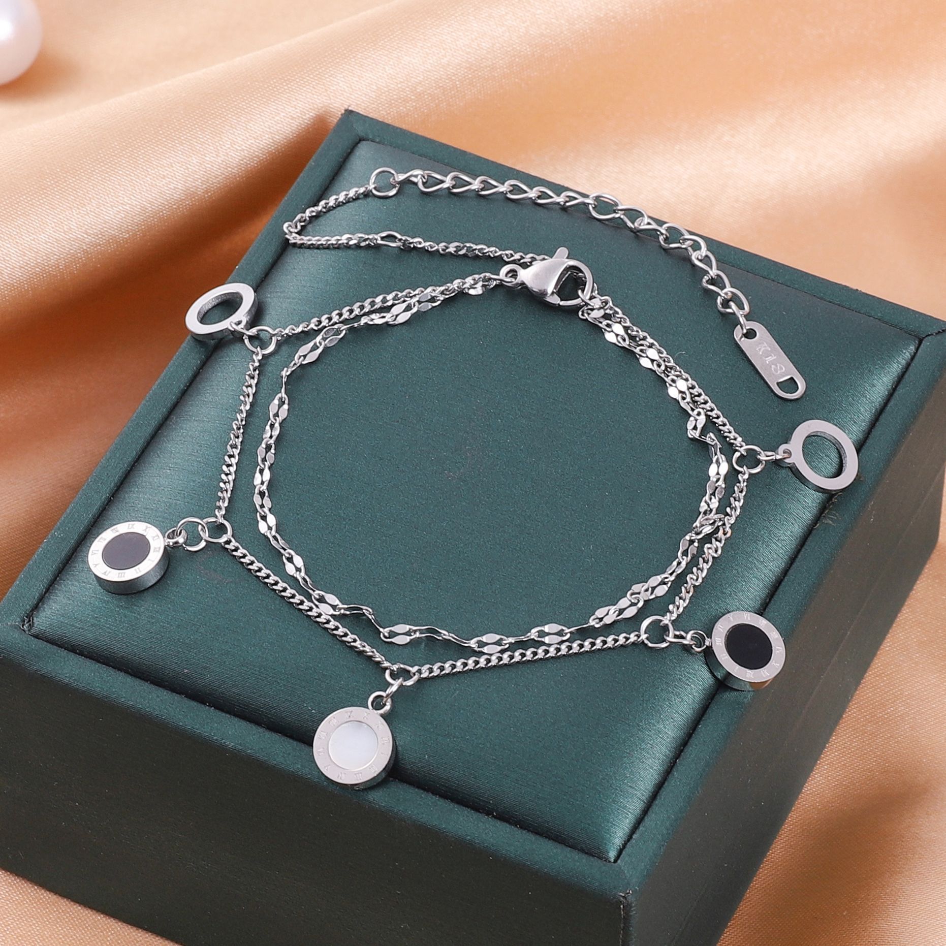 Corea del Sur Dongdaemun moda pulsera de acero de titanio nicho mujer diseño de acero inoxidable sensación de alta calidad joyas de pulsera transfronteriza universal