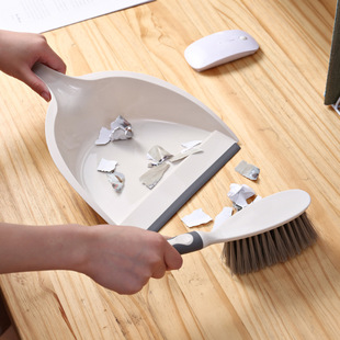 Manufacturer's Household Mini Broom and Dustpan Set Floor Dusting Pet Hair Cleaning Plastic Desktop Broom Efficient