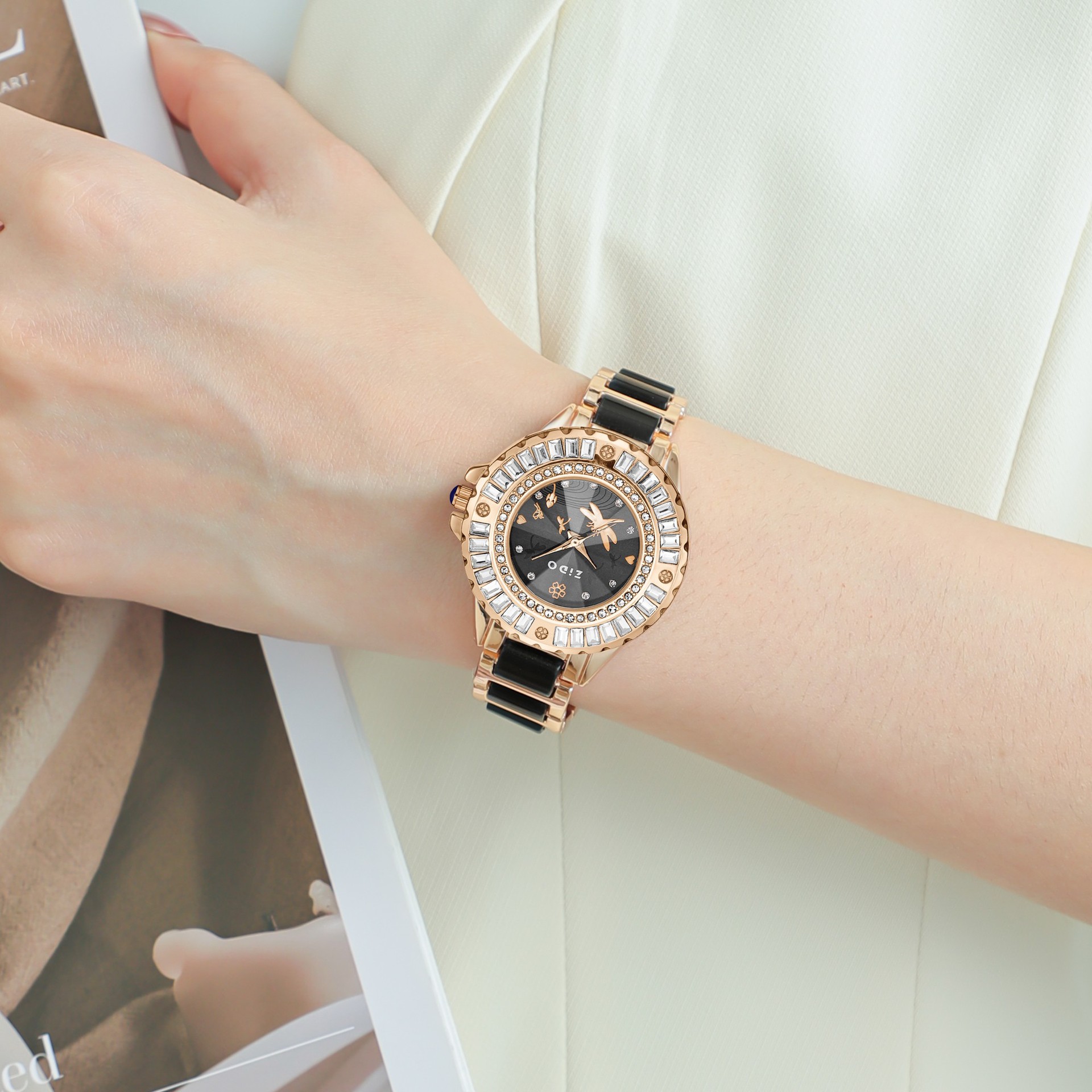 Elegant Women's Quartz Watch With Starry Sky & Diamond Accents_voghion.com