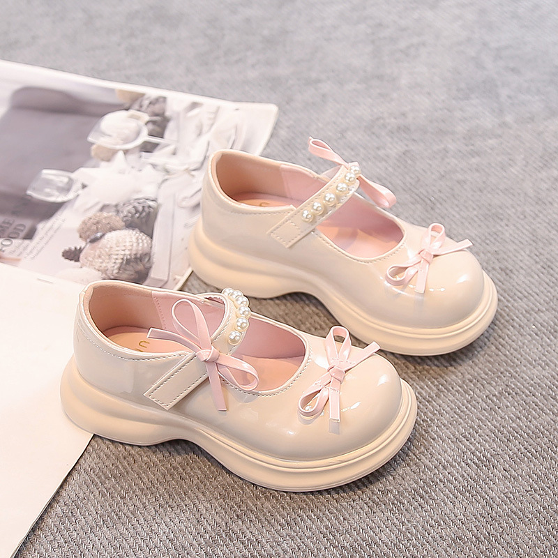 Zapatos de cuero para niñas 2026 primavera nuevo arco de estilo extranjero Lolita zapatos de princesa zapatos negros zapatos de actuación
