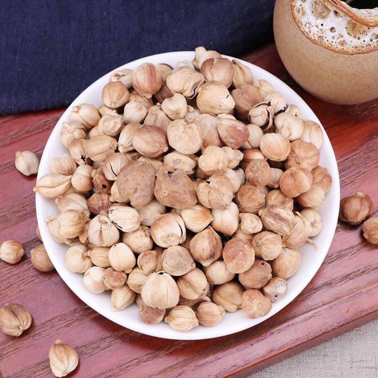 White Cardamom Powder (Amomum kravanh) — Aromatic Food-Herb Spice, Freshly Ground in use