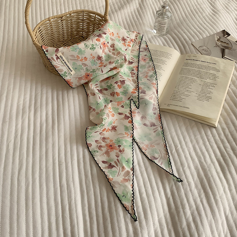 Pequeña flor naranja verde