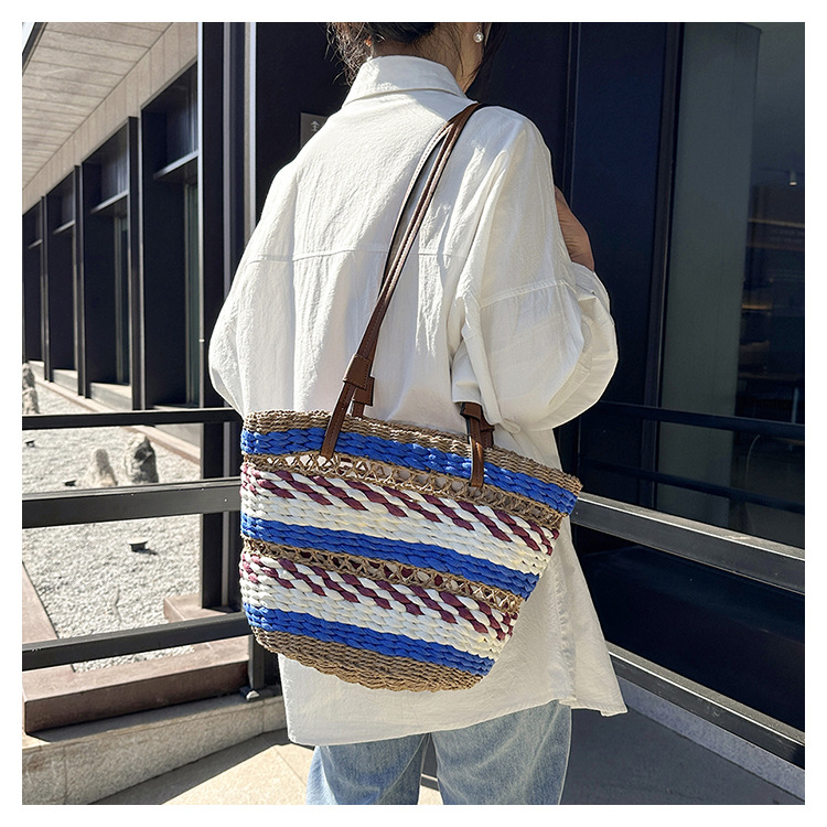 Women's Small Spring&summer Straw Color Block Vacation Bucket Open Bucket Bag display picture 4