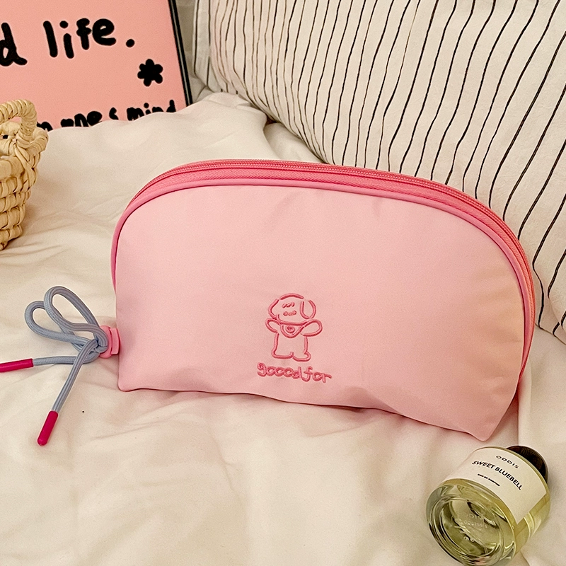 Слитное белье? Подводим к переводу: "Underwear, organizer bag for traveling, handheld suitcase, bra, tights, socks, container, three-in-one"