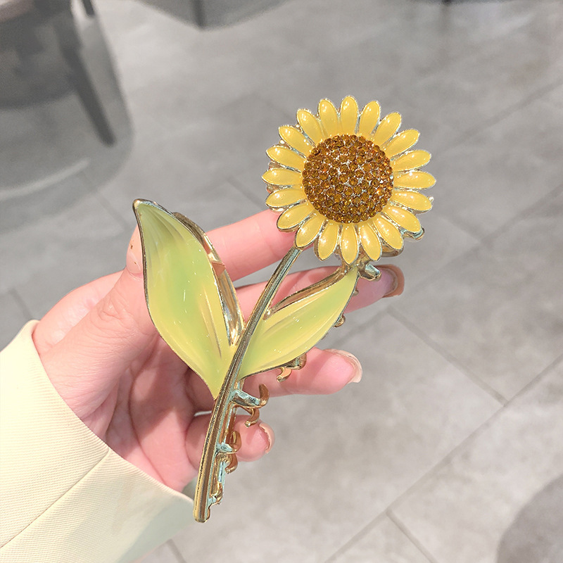 2024 New Sunflower Large Grab Clip Elegant Fashion Hairpin Internet Celebrity Shake Tone Same Head Shark Clip