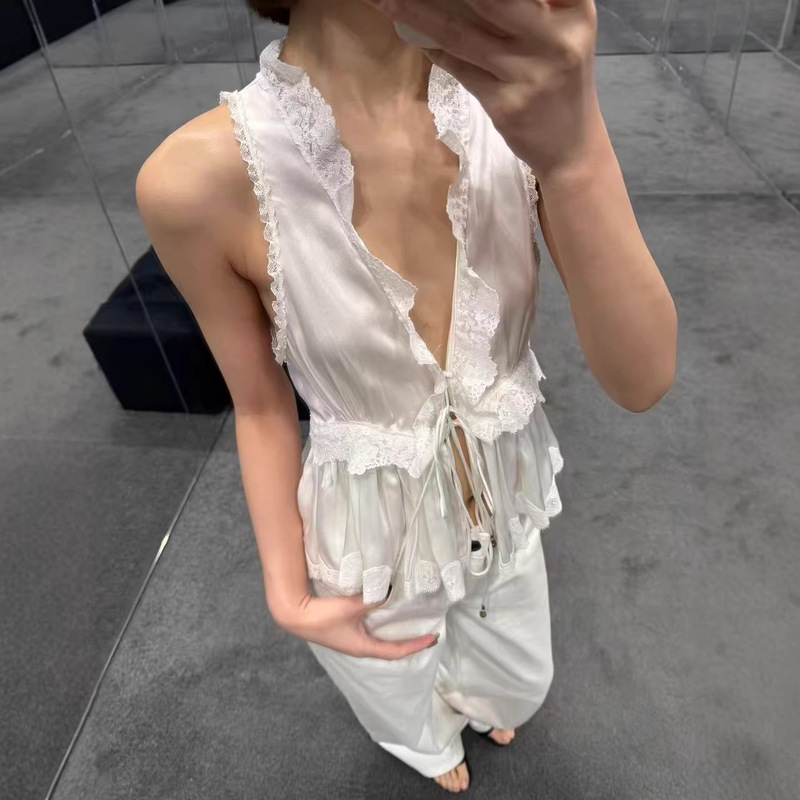 In-Stock 2026 Summer New French Style Pure Desire V-Neck Lace Patchwork Ruffle Vest Silk Cardigan Top