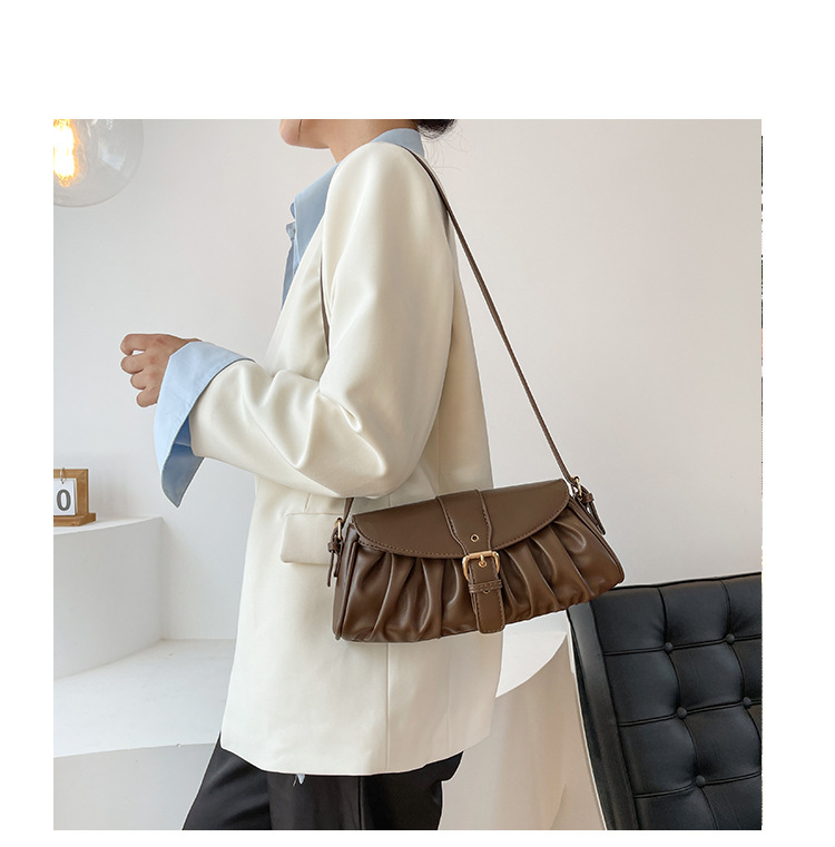 2021 New Autumn Underarm Bag Fashion Fold Cloud Bag Baguette Bag display picture 1