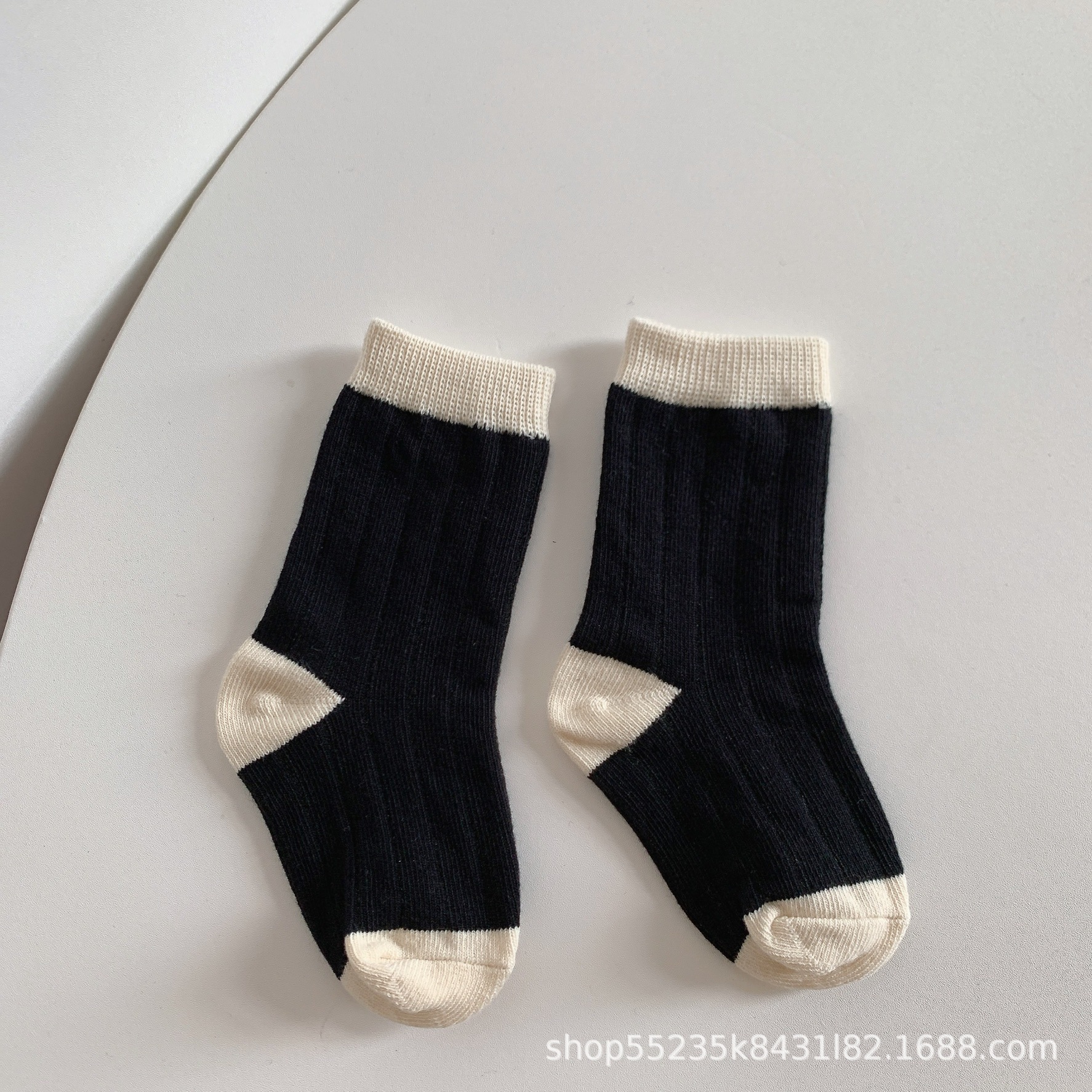 2023 nuevos calcetines de bebé calcetines de algodón de primavera y otoño engrosados calcetines de otoño e invierno para niños calcetines de moda versátiles calcetines de bebé a media pierna