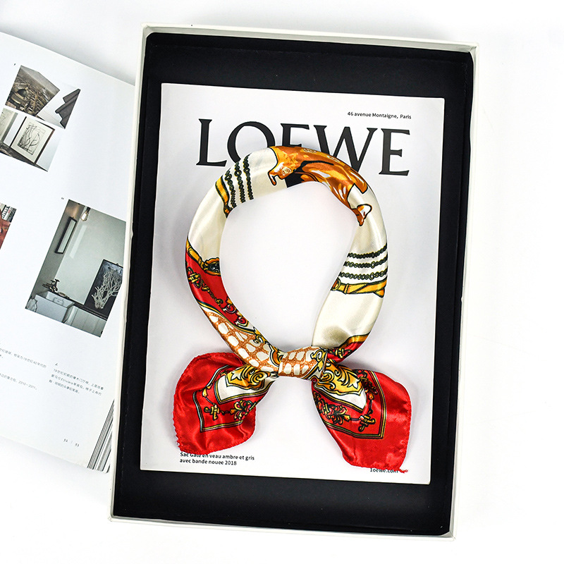 Alta sensación de primavera impresa pañuelo 50 color cuello de cor corta pañuelo cuadrado de color flor francesa retró pañuelo de seda damas