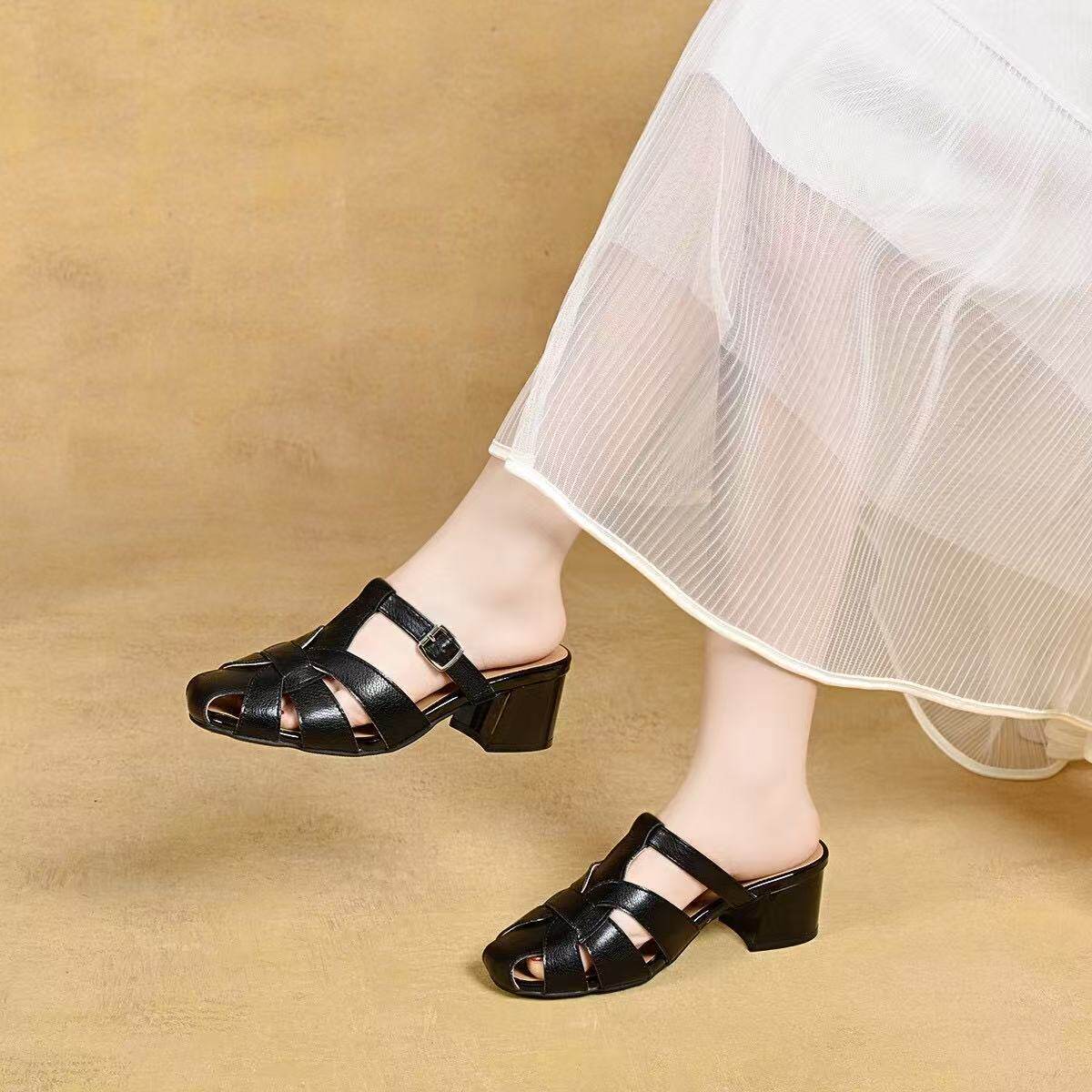 Dép sandal nữ da thật mũi kín gót thô đế thấp chống trượt — màu be chi tiết 3