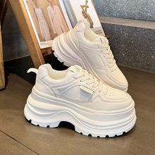 松糕厚底百搭小白鞋女2025年秋季新款低帮小个子显高板鞋休闲女鞋