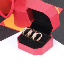 LOVE�¿�߰汾��ָ���䓽�ָһ�֏�����������Ů����