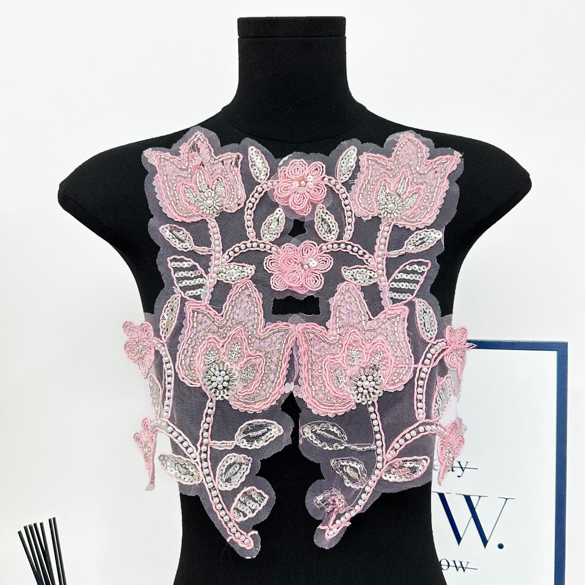 Vestido de boda cheongsam accesorios de decoración hechos a mano perlas flor parches de ropa de alta gama accesorios DIY 2026 nuevos al por mayor