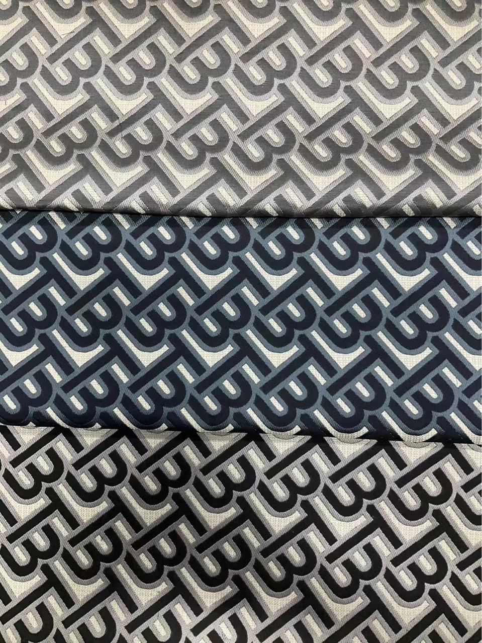 男装潮牌色织雪尼尔提花面料