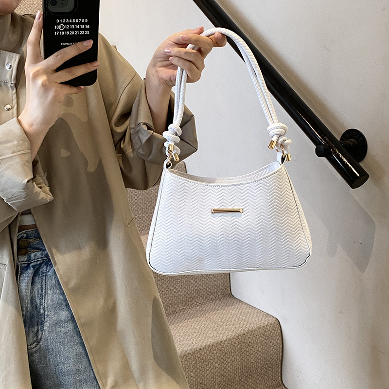 Bolso bandolera marrón con leche caramelizada para mujer 2023 nuevo bolso bandolera de otoño e invierno bolso de axila de viajero