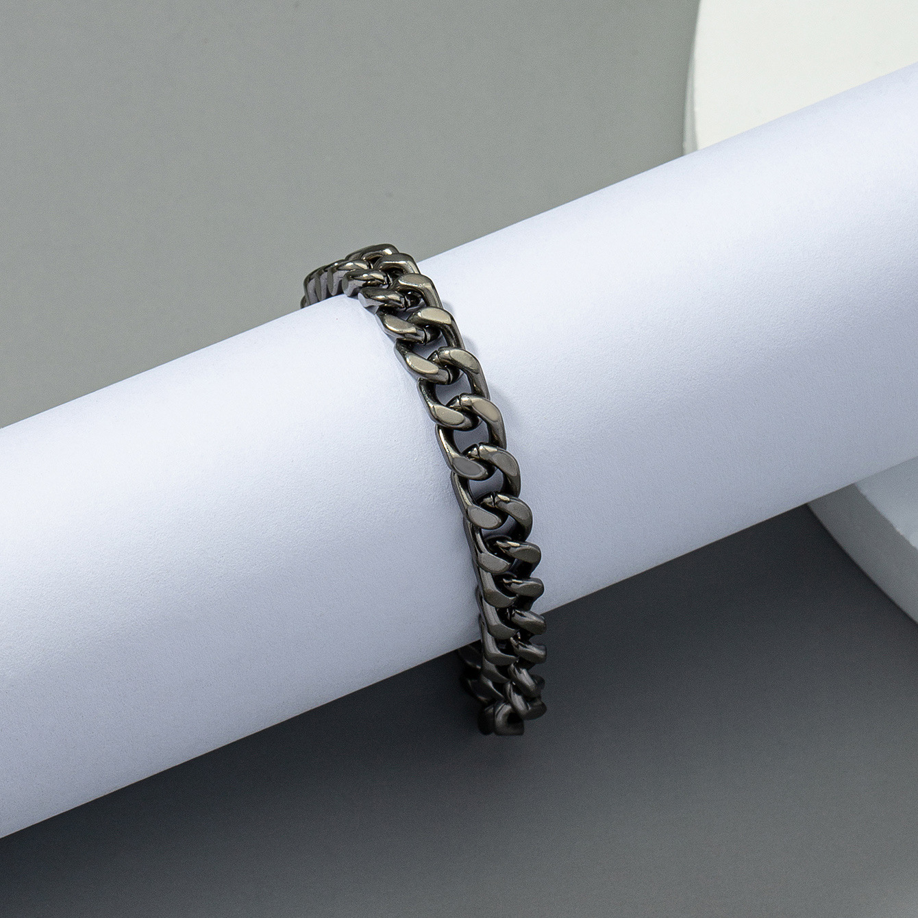 Simple Metal Thick Chain Bracelet Wholesale Nihaojewelry display picture 4