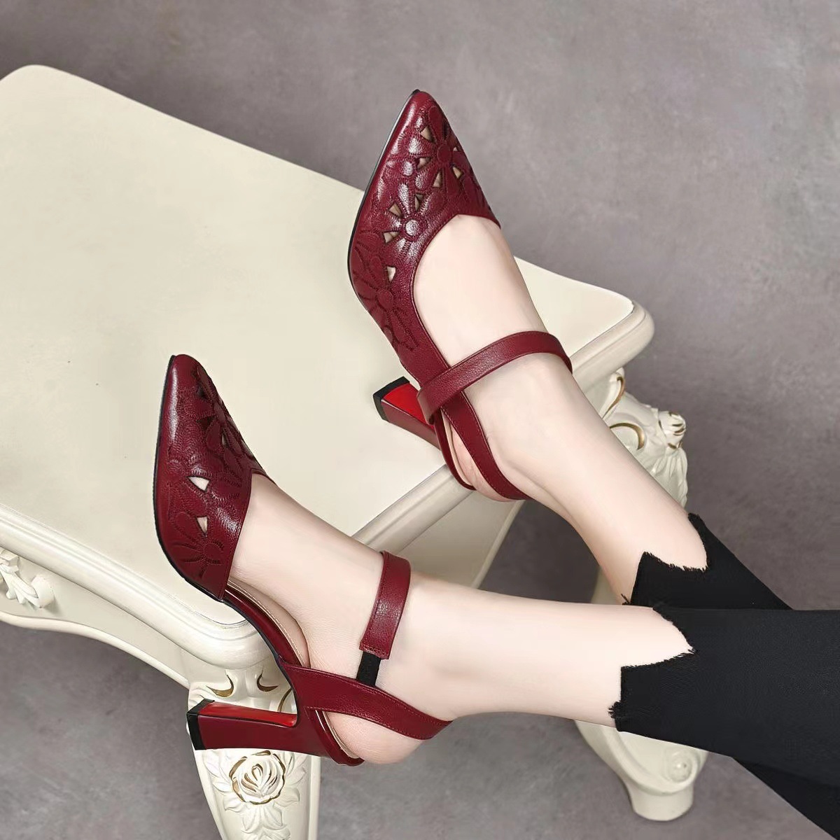 Sandal nữ cao gót hở mũi thêu rỗng quai mắt cá chân da thật gót 5 cm — Màu trắng nhạt【5cm chiều cao gót chân】 chi tiết 7