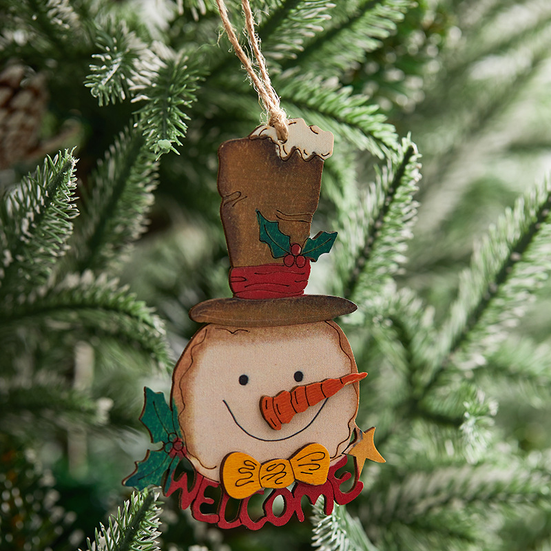 Buscando madera 12cm decoraciones de Navidad de madera colgante pintado a mano muñeco de nieve decoración colgante vestido de árbol de Navidad