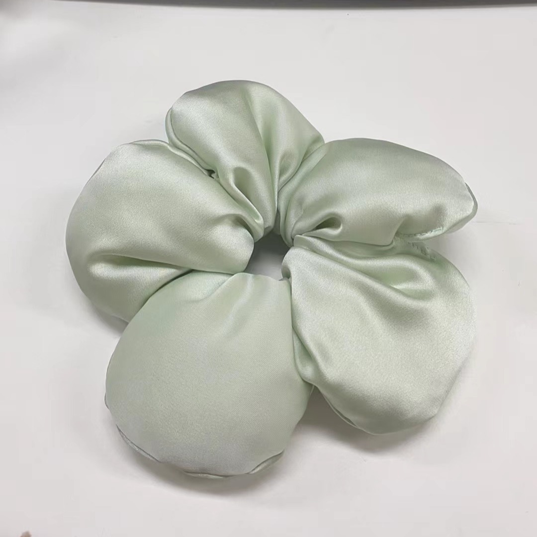 Flores suaves tridimensionales llenas de algodón anillo de pelo nicho simple y fresco de alto nivel sensación bola cabeza de caballo anillo de pelo