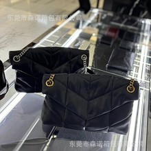 ԭ�SƤ�����Loulou녶����ܛ��Ƥ���朗l�]������gб���Ů��