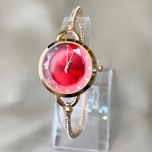 New Cross-border Women's Watch Live Small Dial Slim Watch Trendy Quartz Dial Bracelet Bracelet Wholesale