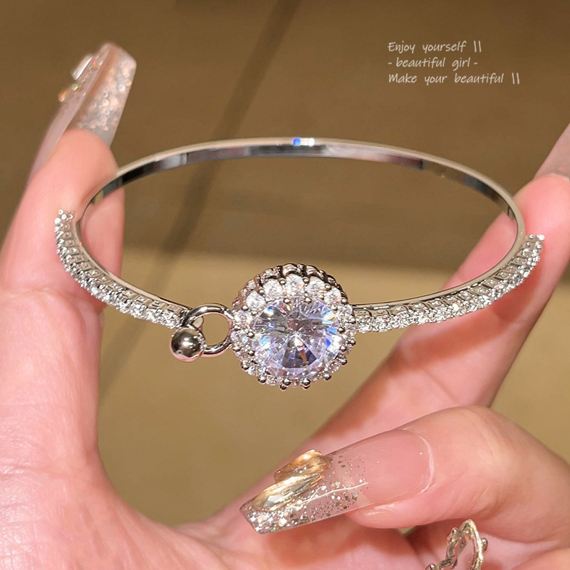 Heart-Warming and Sparkling Exquisite Zircon Bracelet for Women, Xiaohongshu’S Popular High-End Flash Diamond Bracelet, Bestie Gift Hand Jewelry