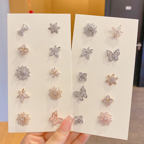 Anti-exposure buckle summer brooch exquisite small pin summer accessories badge fixed clothes 2021new fashion neckline Anti-exposure buckle summer brooch exquisite small pin summer accessories badge fixed clothes 2021new fashion neckline