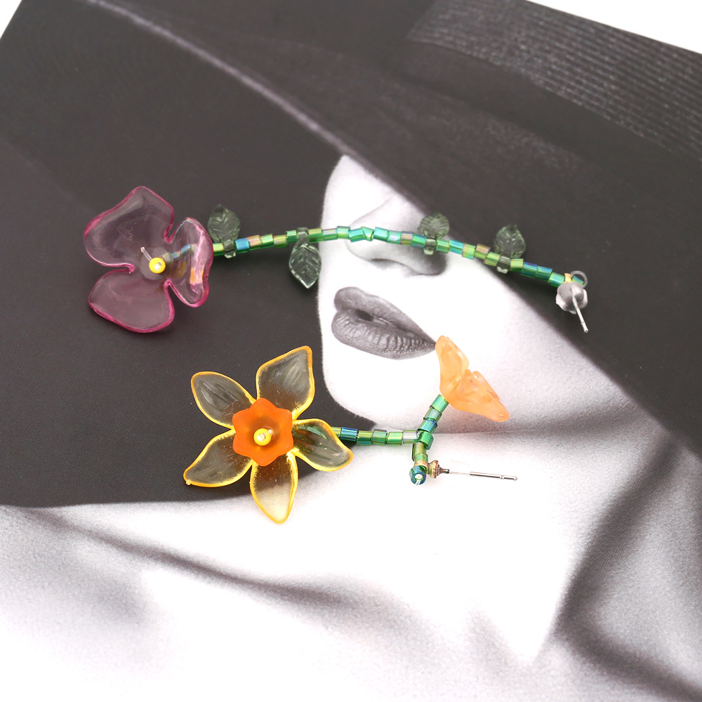 Beaded Design 1 Pair Fairy Style Simple Style Asymmetrical Color Block Flower Beaded Glass Ear Studs